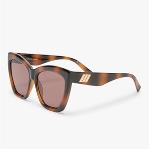 NWT Le Specs Vamos Tort